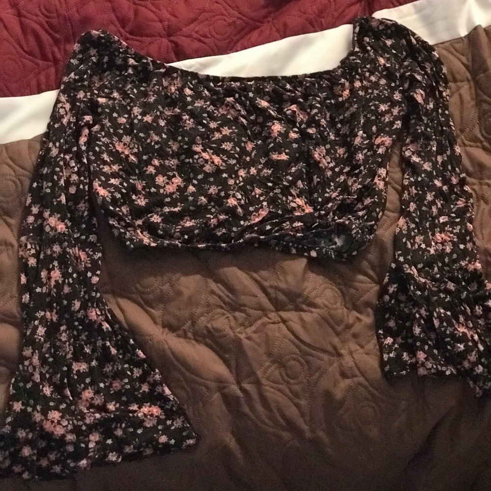 Long sleeve crop top